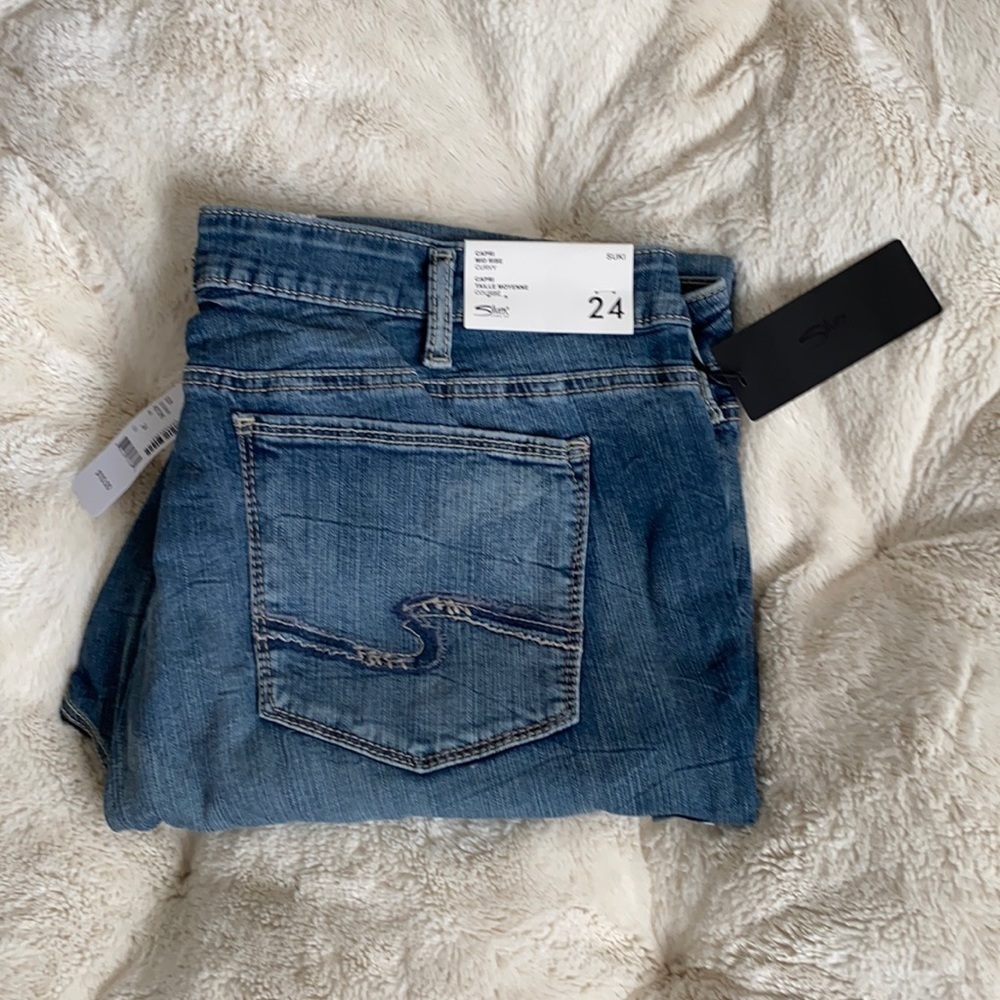 Silver Jeans - Suki Denim Capri​​​​​​​​​​​​​